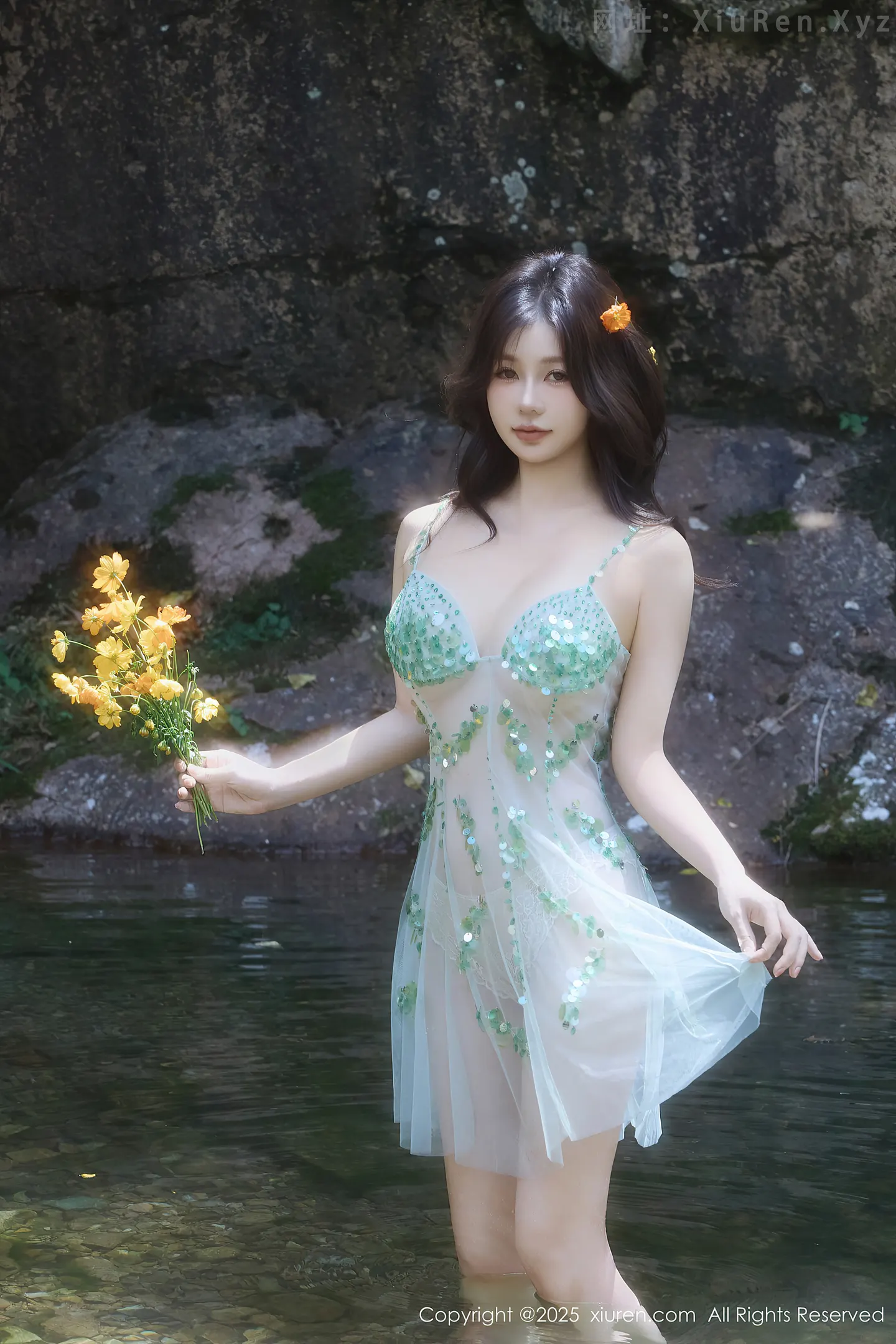 图片[5]-[XiuRen秀人网] VOL.10756 模特尹甜甜户外小溪性感薄纱亮片裙湿身秀丰腴身材惹火诱惑写真60P-秀人网官方网站